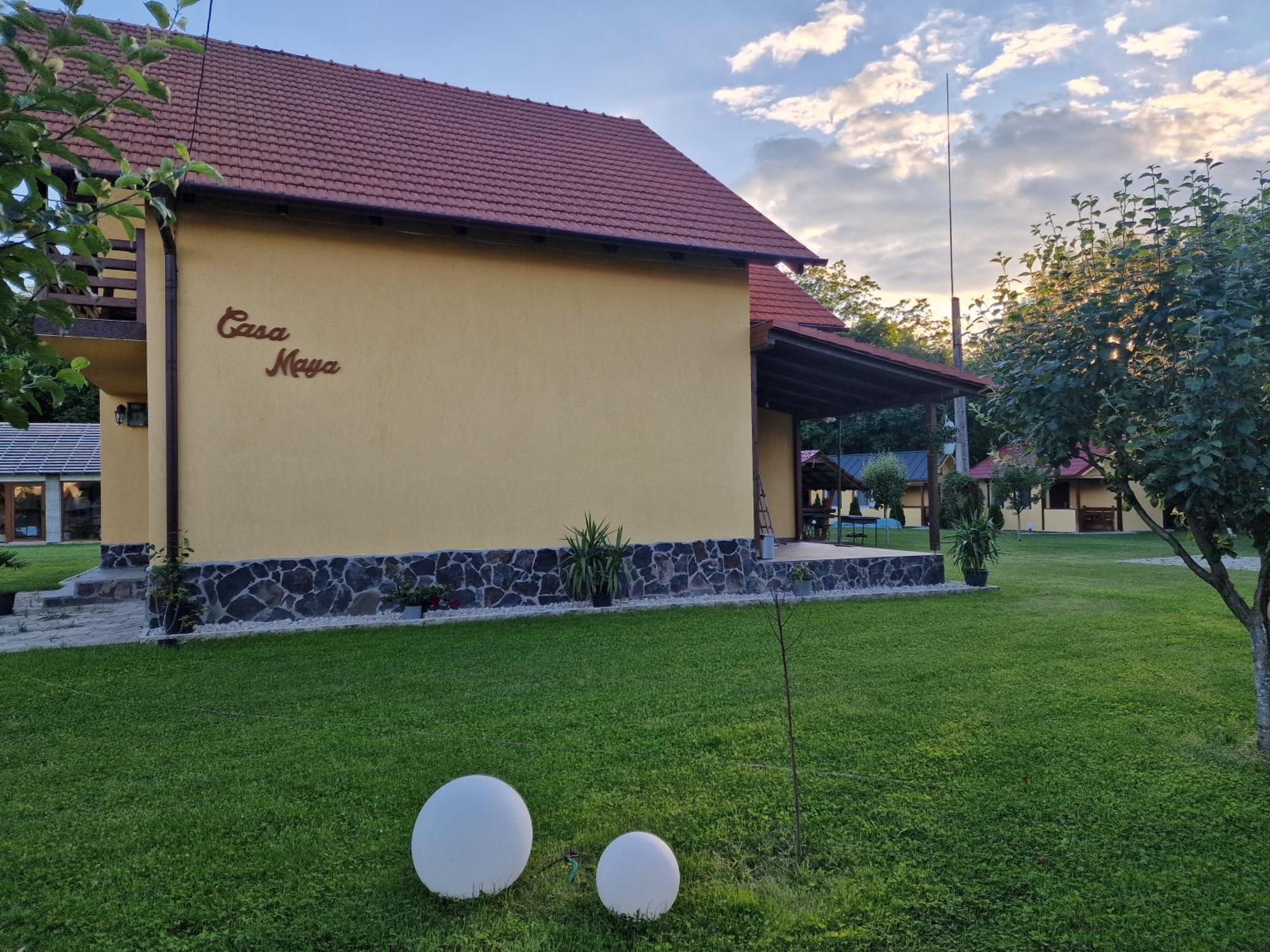Casa Maya Săsciori Exterior photo